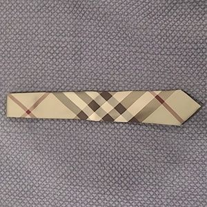 NWOT Burberry plaid tie